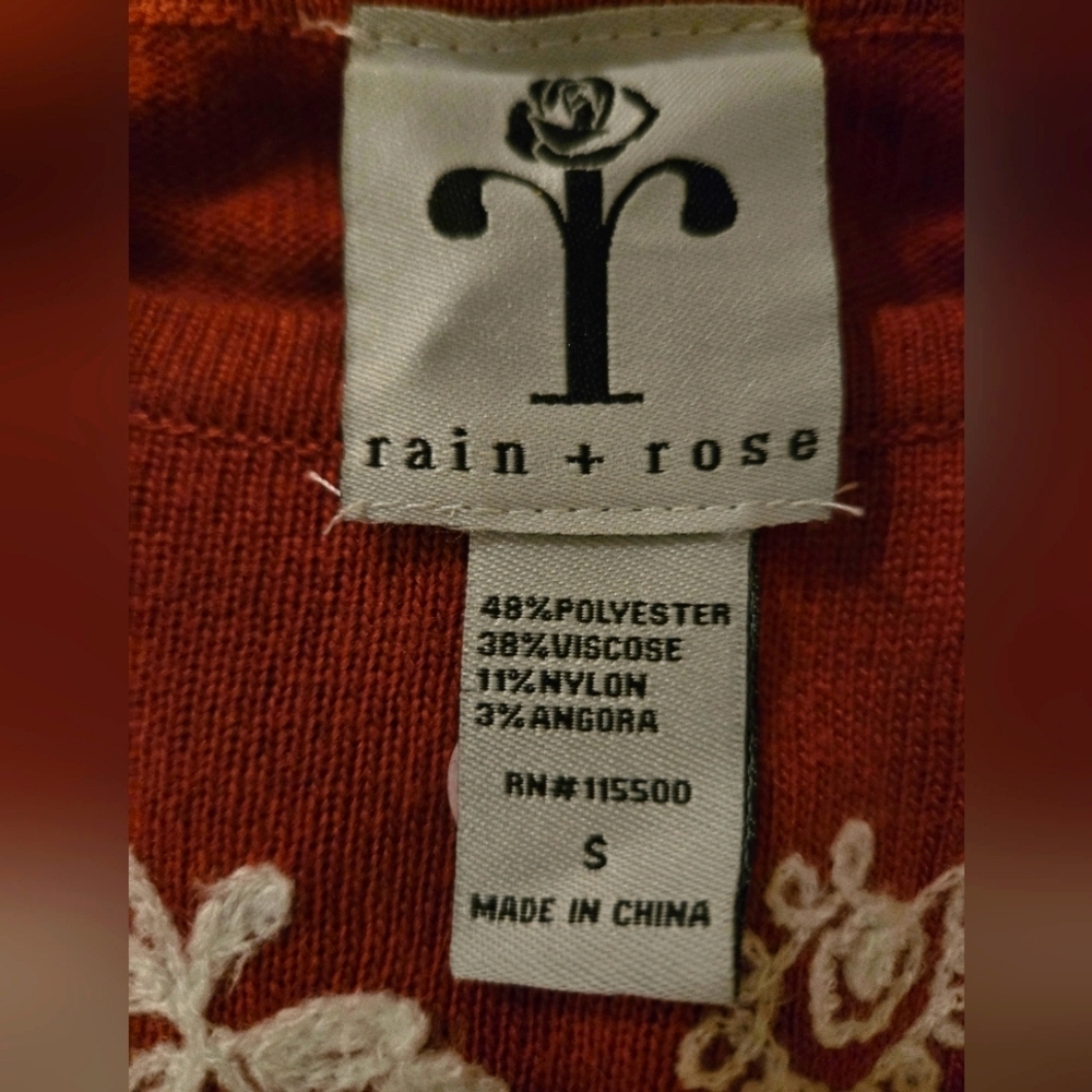 RAIN & ROSE Scoop Neck Light Weight Sweater w/ Embroidered Floral Design sz Sm - Picture 8 of 8